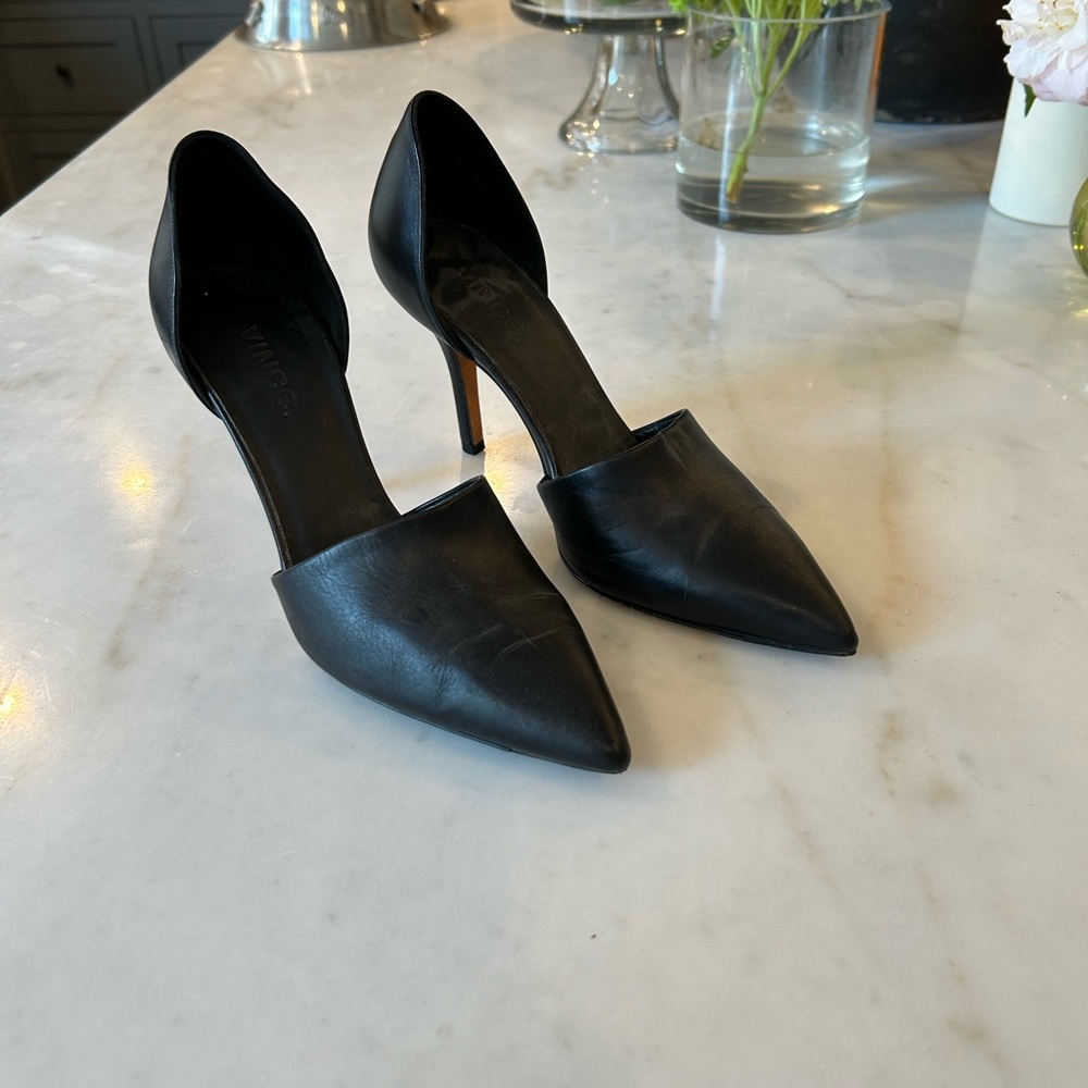 Vince closed toe leather heels. Size 37.5.  Lightly worn